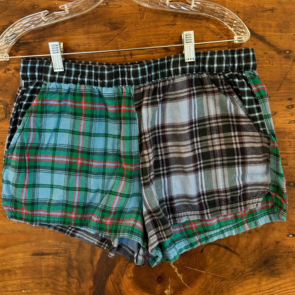 American Eagle mixed plaid thin flannel shorts Medium
